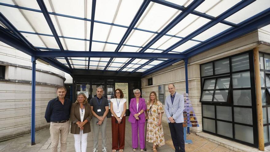 En imágenes: la visita de la consejera de Salud a Luanco para anunciar las obras que se acometerán en el centro de salud