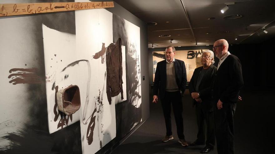 La "radicalidad" total y final de la obra de Tàpies muestra su fuerza en la Fundación Bancaja