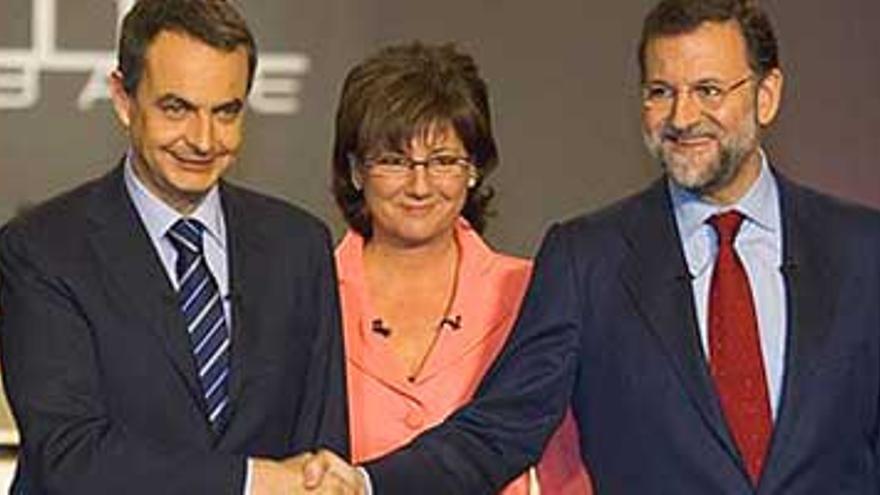 Zapatero promete reactivar la economía y Rajoy le acusa de negar la realidad