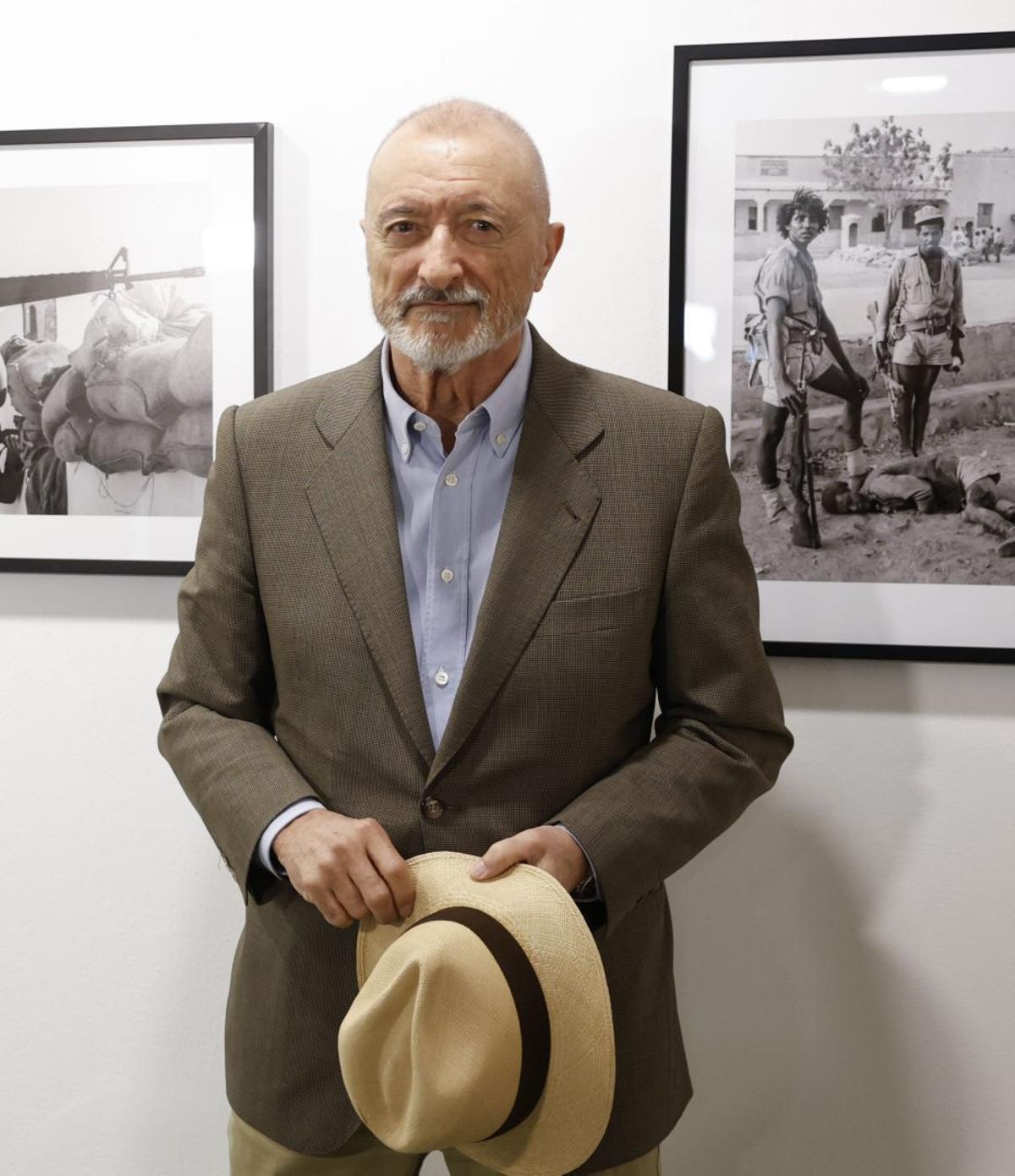 Pérez-Reverte critica la censura en la cobertura bèl·lica