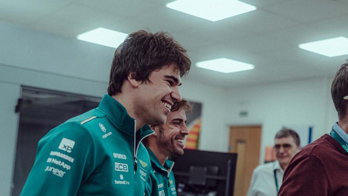 Lance Stroll junto a Fernando Alonso en su primer día juntos en las instalaciones de Aston Martin