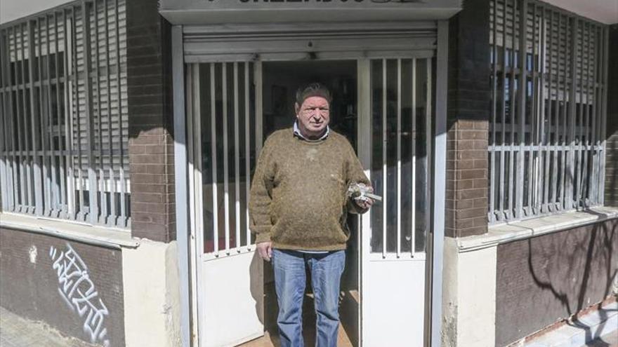 Detenido tras robar de madrugada en dos locales de Colón y Reyes Huertas en Cáceres