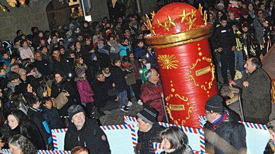 Els Reis Mags visiten els solsonins en una cavalcada cada dia més espectacular