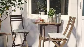 La mesa plegable de Ikea que se convertirá en tu mejor aliada para el jardín o terraza