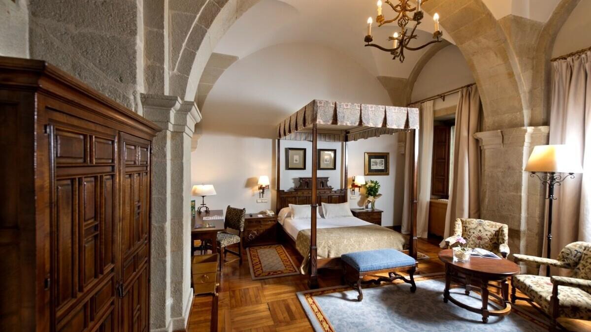 El hotel compostelano fue distinguido en los Premios de los Lectores de Viajes National Geographic