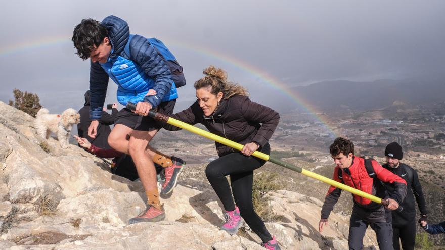 Así ha sido la subida más inclusiva al Monte Bolón de Elda en la víspera del día de Reyes