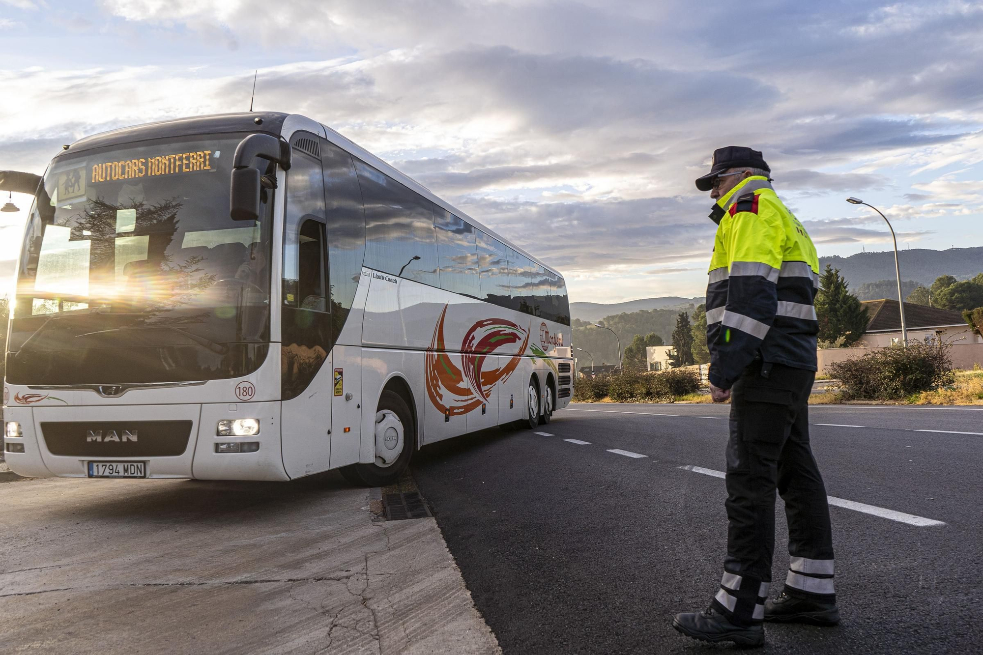Un control del transport escolar dels Mossos, des de dins