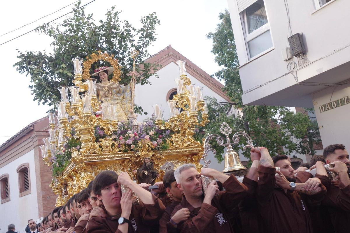 Procesión de la Divina Pastora por el barrio de Capuchinos