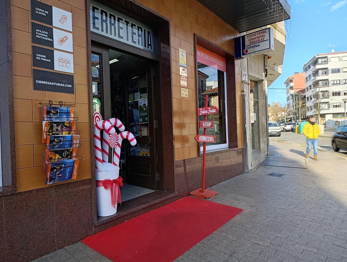 El adorno navideño que une a los comercios de la Pola