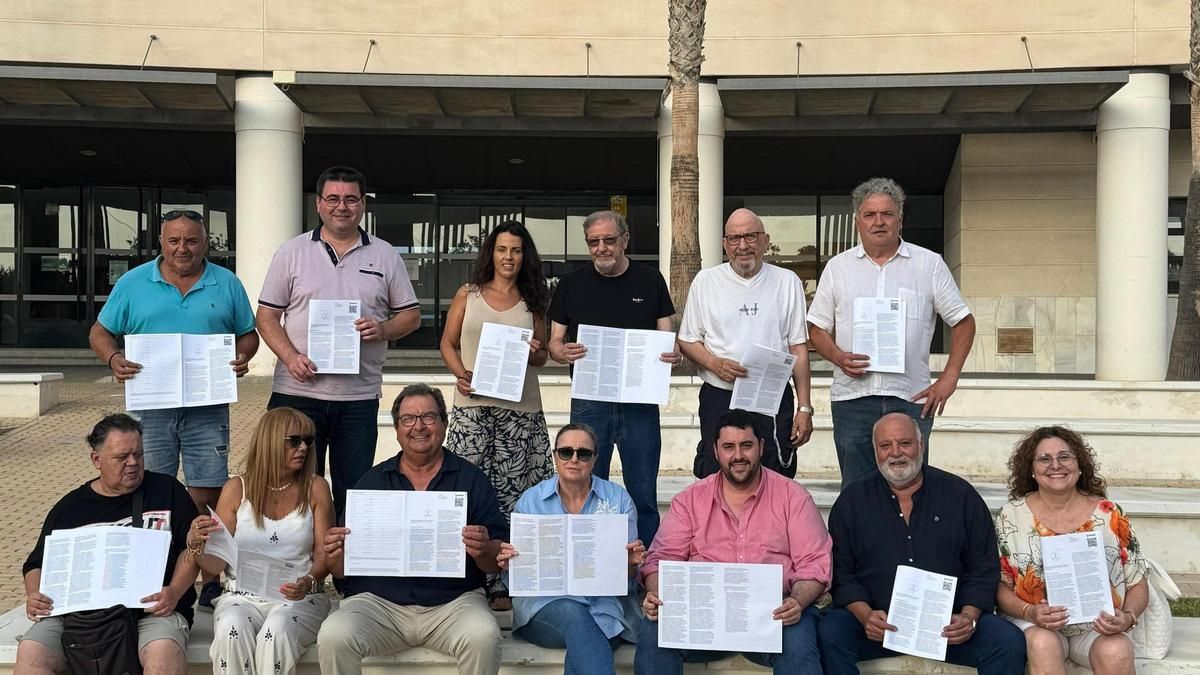 Miembros de la Unión Municipalista en la Universidad de Alicante.