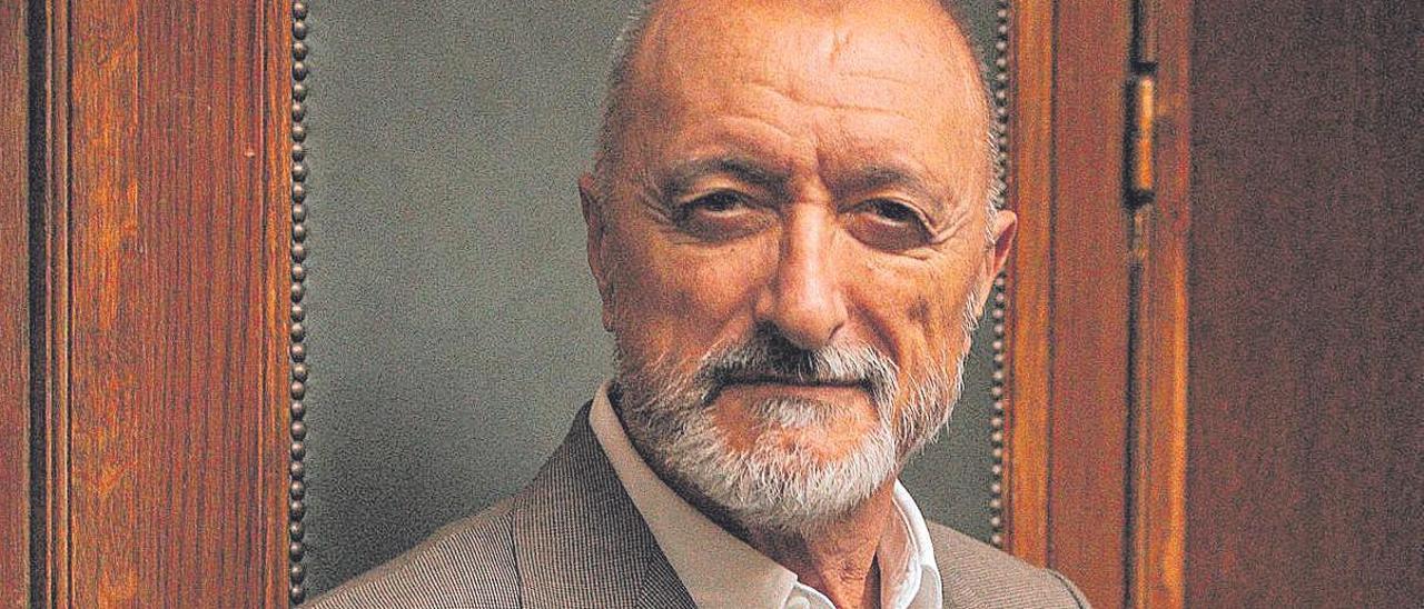 El escritor Arturo Pérez-Reverte