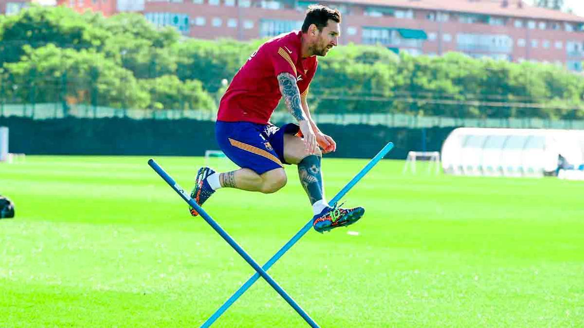 Leo Messi se entrena de forma voluntaria el día de fiesta