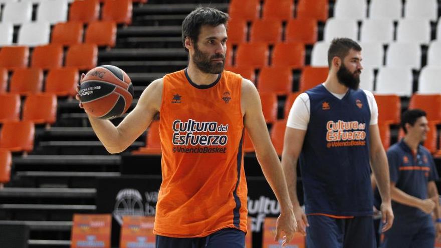 El alero Fernando San Emeterio, durante un entrenamiento del equipo «taronja».