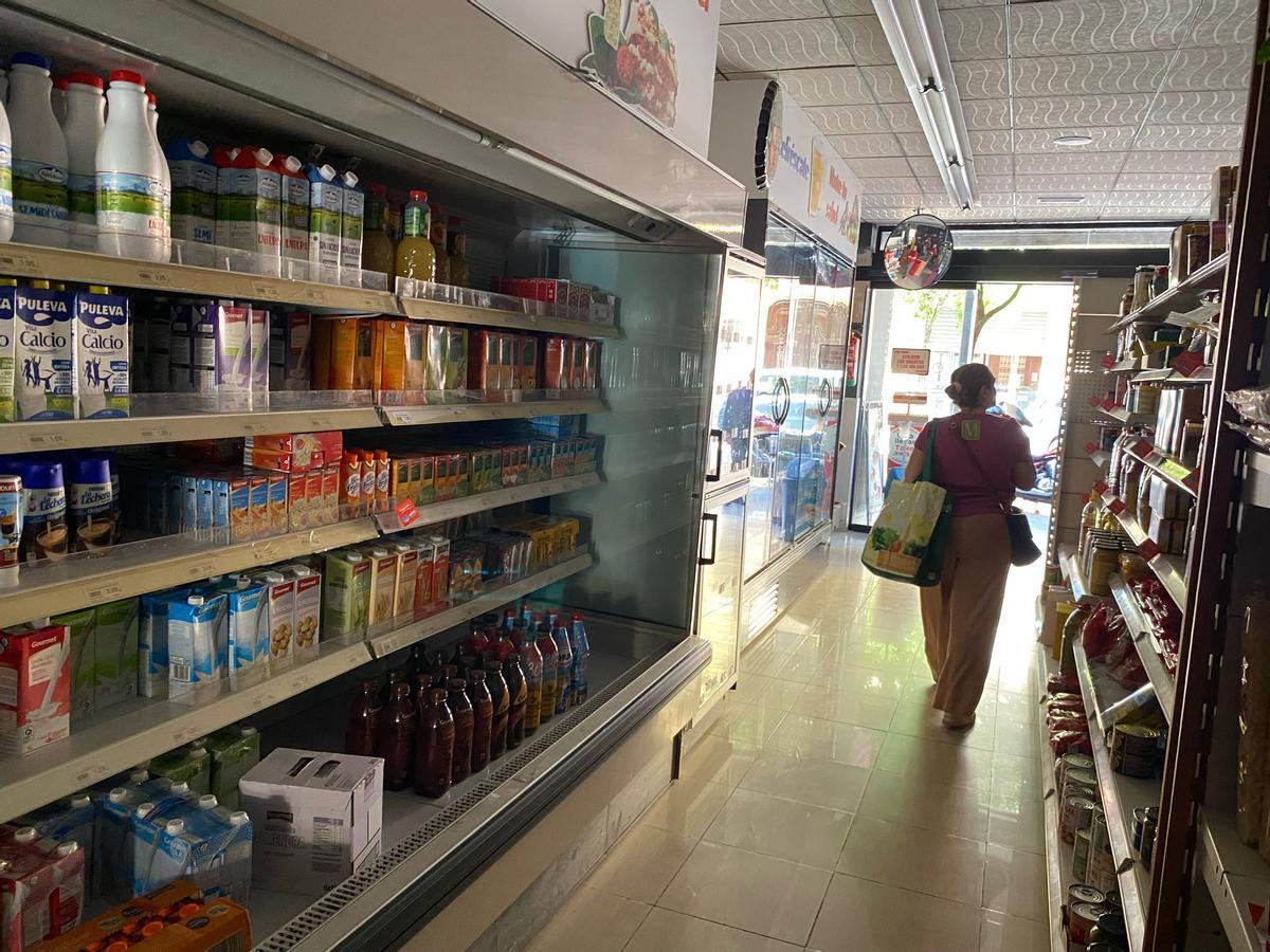 Tienda de comestibles sin luz en Alaquàs