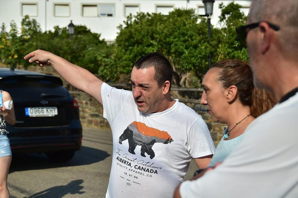 Imágenes de los vecinos desalojados en la residencia de Pinofranqueado