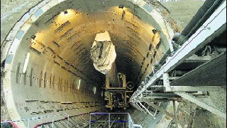 Las obras de la embocadura asturiana de los túneles de Pajares, en la línea de AVE de Madrid a Gijón.