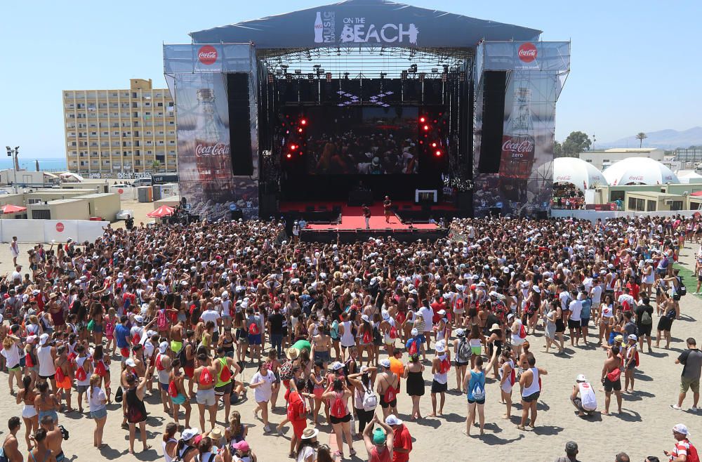 La playa de Sacaba es el escenario de más de doce horas de música en directo con la presencia de Efecto Pasillo, Gemeliers, Piso 21, la malagueña Ana Mena, Atacados, Critika y Saik, Carlos Marco...