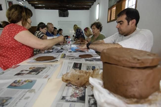 TALLERES DE CERAMICA Y BAILE POR EL DIA DE ...