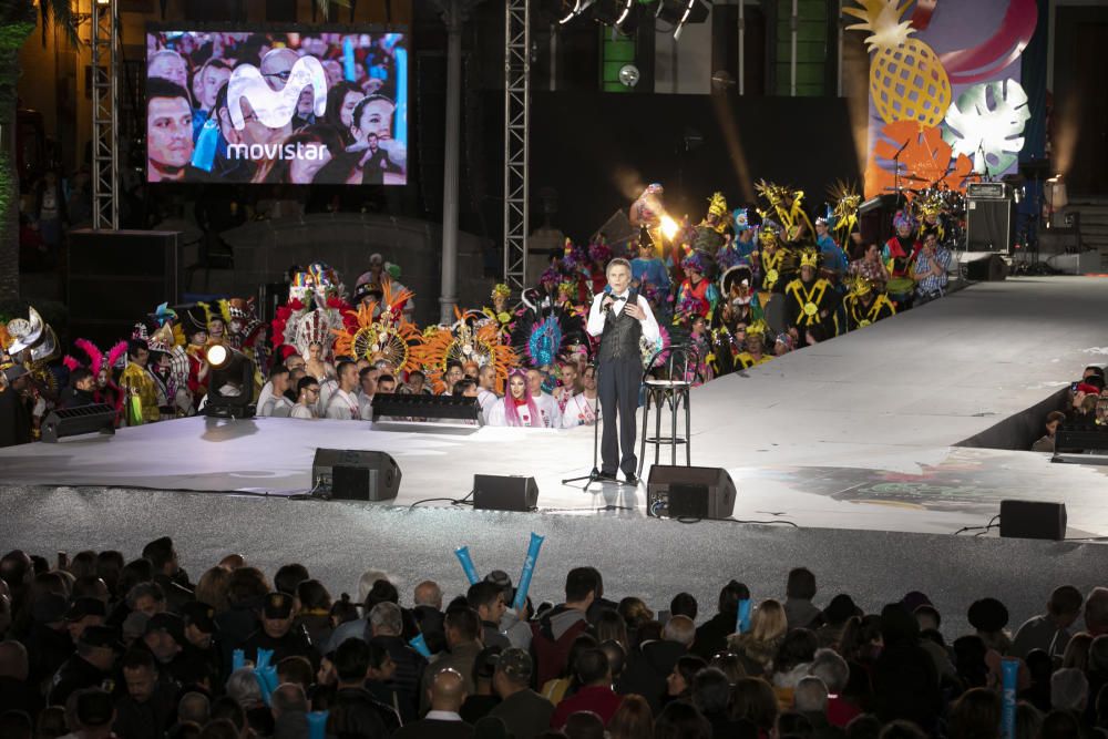 15.02.19. Las Palmas de Gran Canaria. Carnaval 2019. Pregón de Manolo Vieira y la Chirimurga del timple. Plaza de Santa Ana. Foto Quique Curbelo  | 15/02/2019 | Fotógrafo: Quique Curbelo