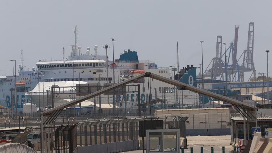 Los puertos de València y Alicante prevén 103.000 pasajeros y 25.000 vehículos en la Operación Paso del Estrecho