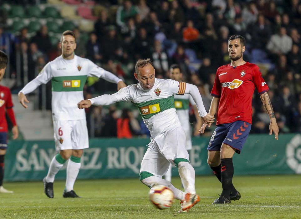 Los franjiverdes desperdician media docena de ocasiones tras un derroche de juego e intensidad y caen en el tramo final