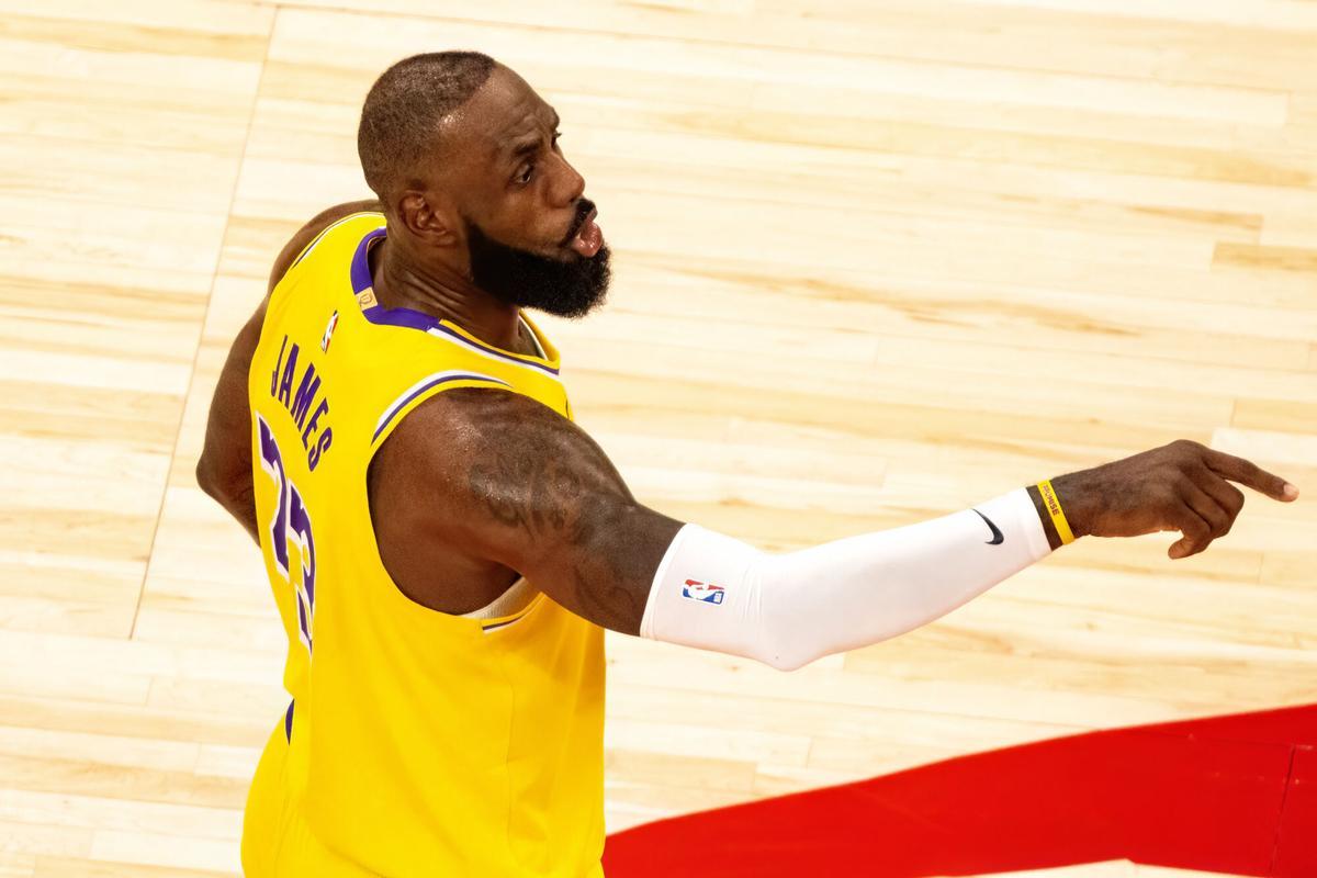 LeBron James de los Lakers.