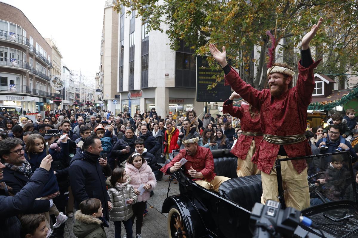 El Cartero Real recoge los deseos de los cordobeses antes de la Cabalgata