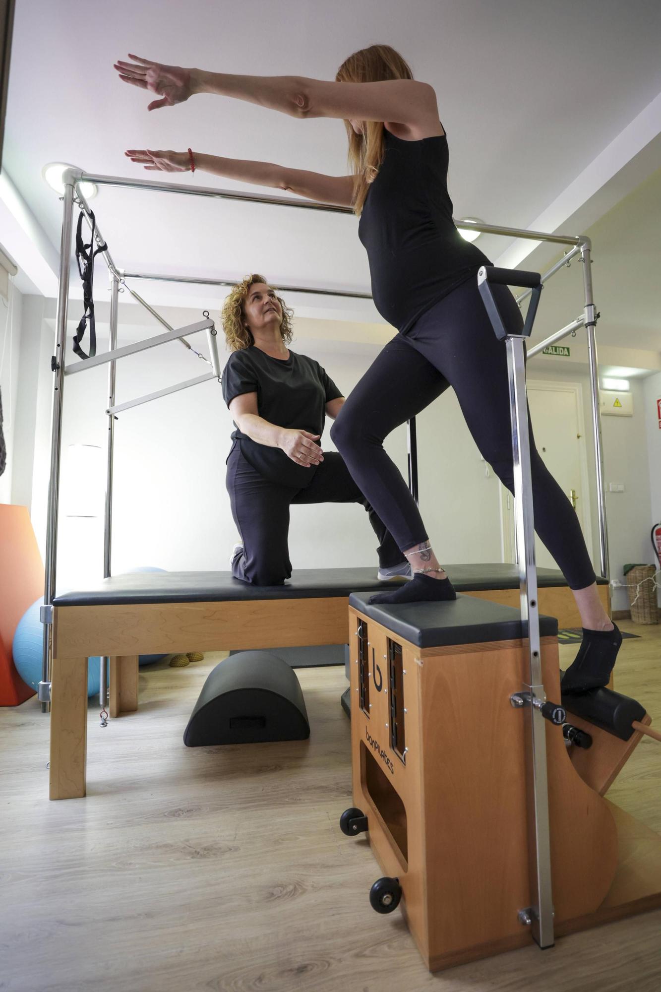 Una clase de pilates para embarazadas en Do Pilates Oviedo