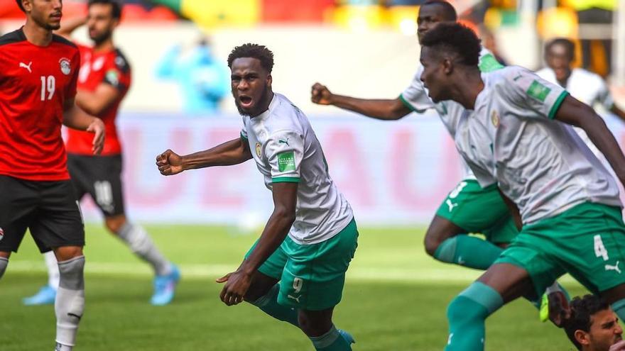 Boulaye Dia celebra el tanto anotado por Senegal ante Egipto que provocó el triunfo 1-0 con el que se llegó a los penaltis.