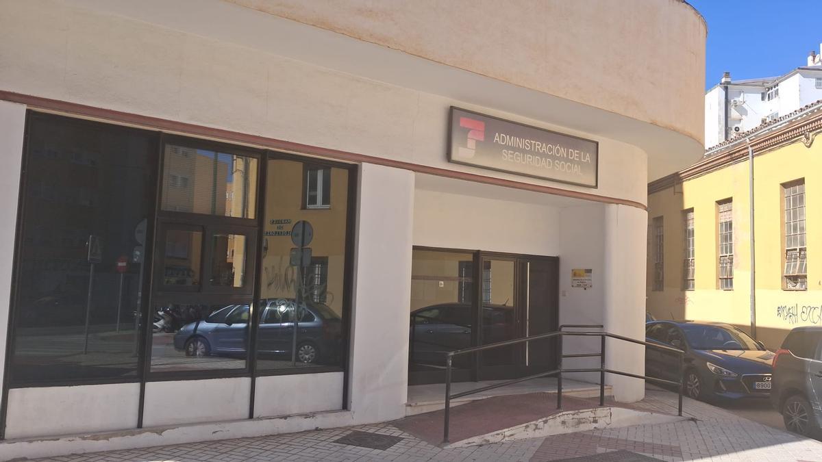 Fachada de la oficina de la Tesorería de la Seguridad Social en Héroe de Sostoa.