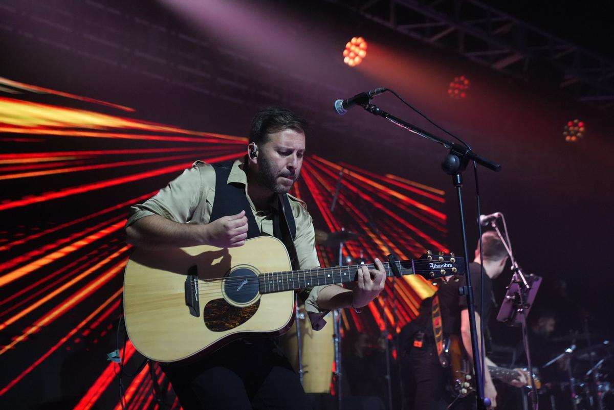 Los Caños llenan de música y nostalgia la plaza de toros de Córdoba