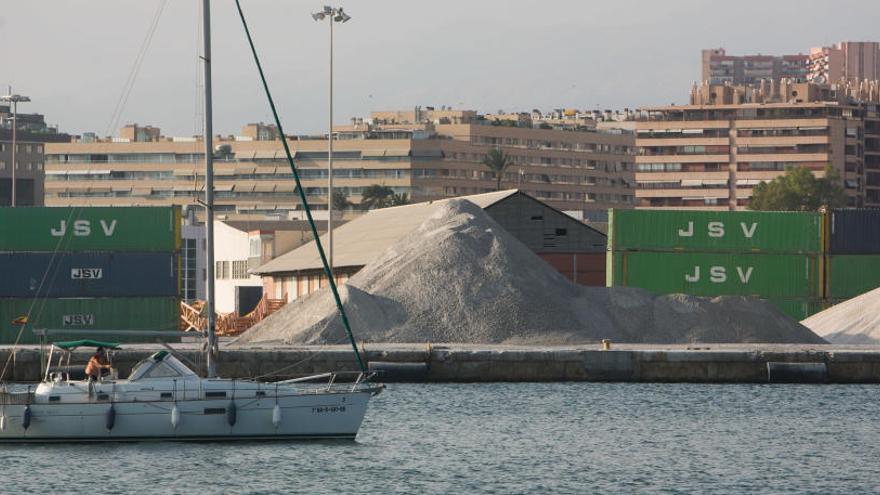 El Consell exige al Puerto una inversión de cuatro millones para poder mover graneles
