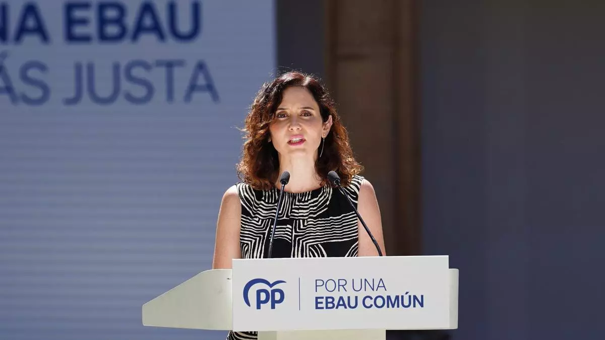 Ayuso: "Sánchez quiere una España intervenida, subvencionada y dependiente del poder"