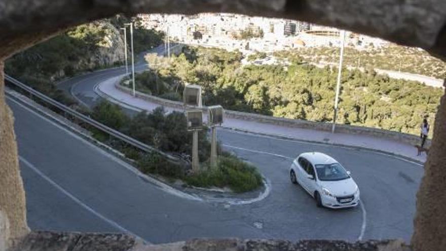 Los vehículos privados tendrán prohibido subir al Castillo, incluso al restaurante situado en La Ereta.