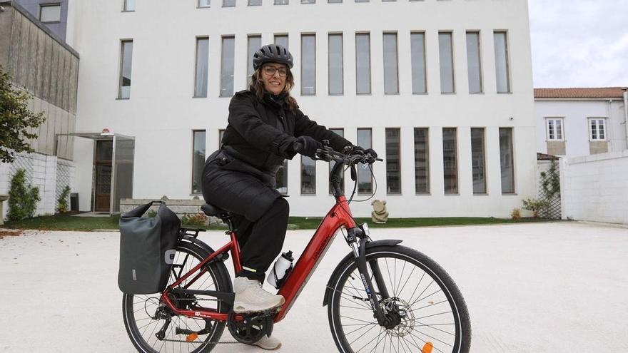 Paula Fernández Pena, alcaldesa de Silleda, cambia el coche por la ebike: «Necesitaba disfrutar más del aire que respiramos»