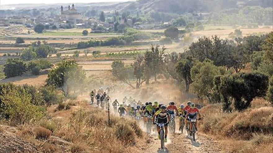 La gran participación marca la VII edición de la Azuara Bikemaratón