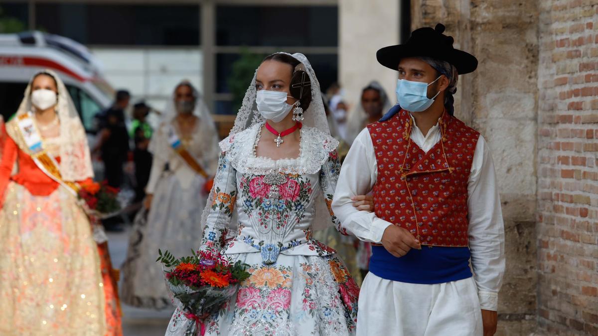 Búscate en el segundo día de Ofrenda por la calle del Mar (entre las 18.00 y las 19.00 horas).