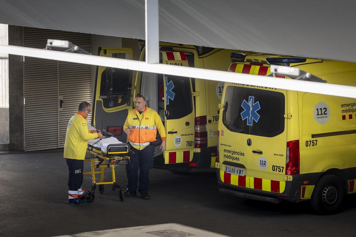 Ambulancia en el Hospital del Mar