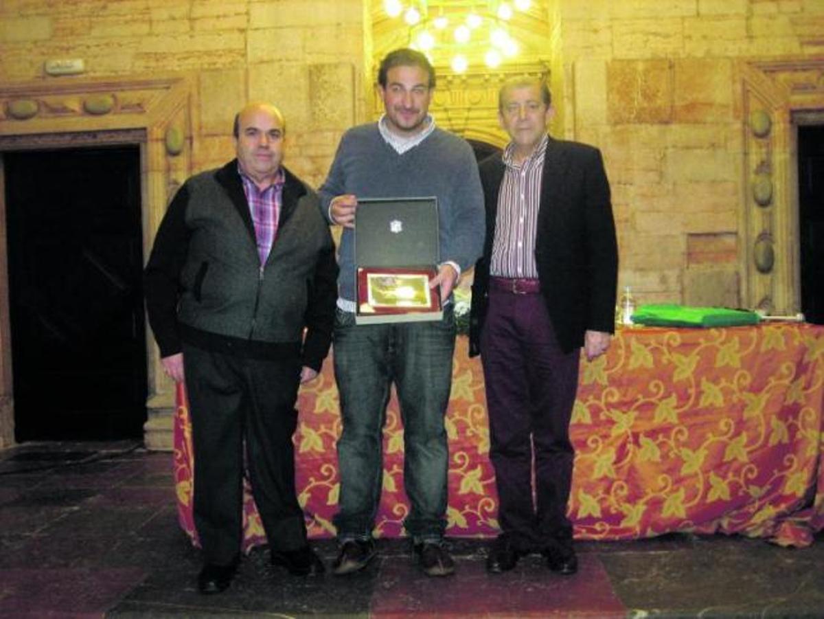 Mucho ramo para tan pocas flores