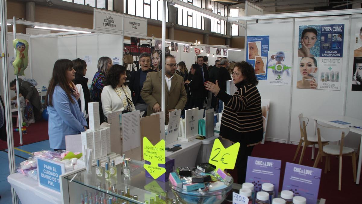Las autoridades inauguraron la feria la tarde del viernes 7 de marzo.