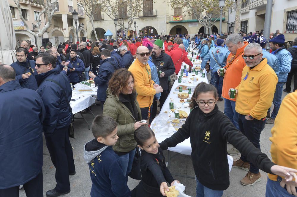 Los Moros y Cristianos cierran el Mig Any