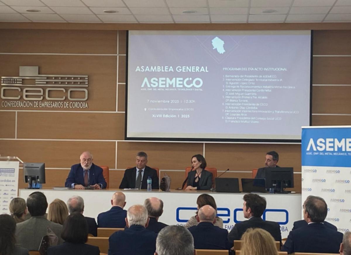 Momento del acto con la intervención del presidente del Consejo Social de la Universidad, Francisco Muñoz.