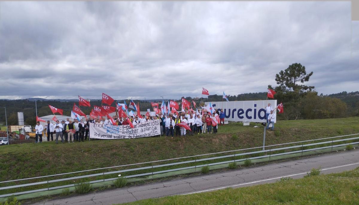 Protesta de parte de la plantilla de Faurecia Ourense en octubre de 2024.