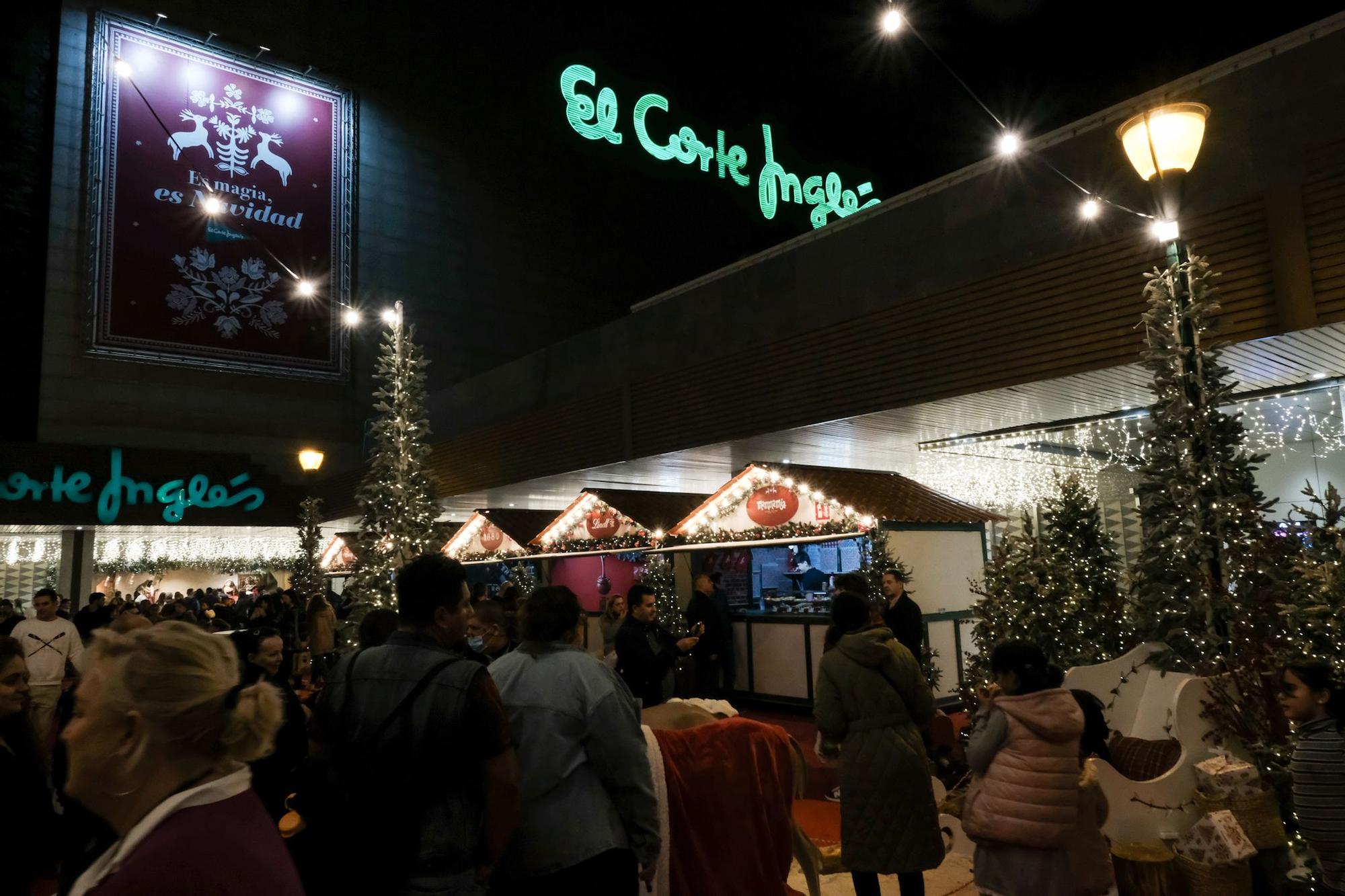 Navidad en Málaga | La calle Larios enciende sus luces de Navidad