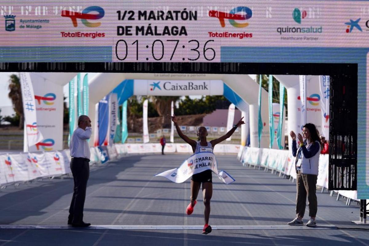 Carolina Nyaguthii, ganadora de la media maratón de Málaga en 2023