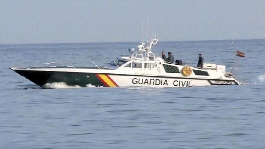La Guardia Civil para controlar el tránsito de embarcaciones en la costa canaria