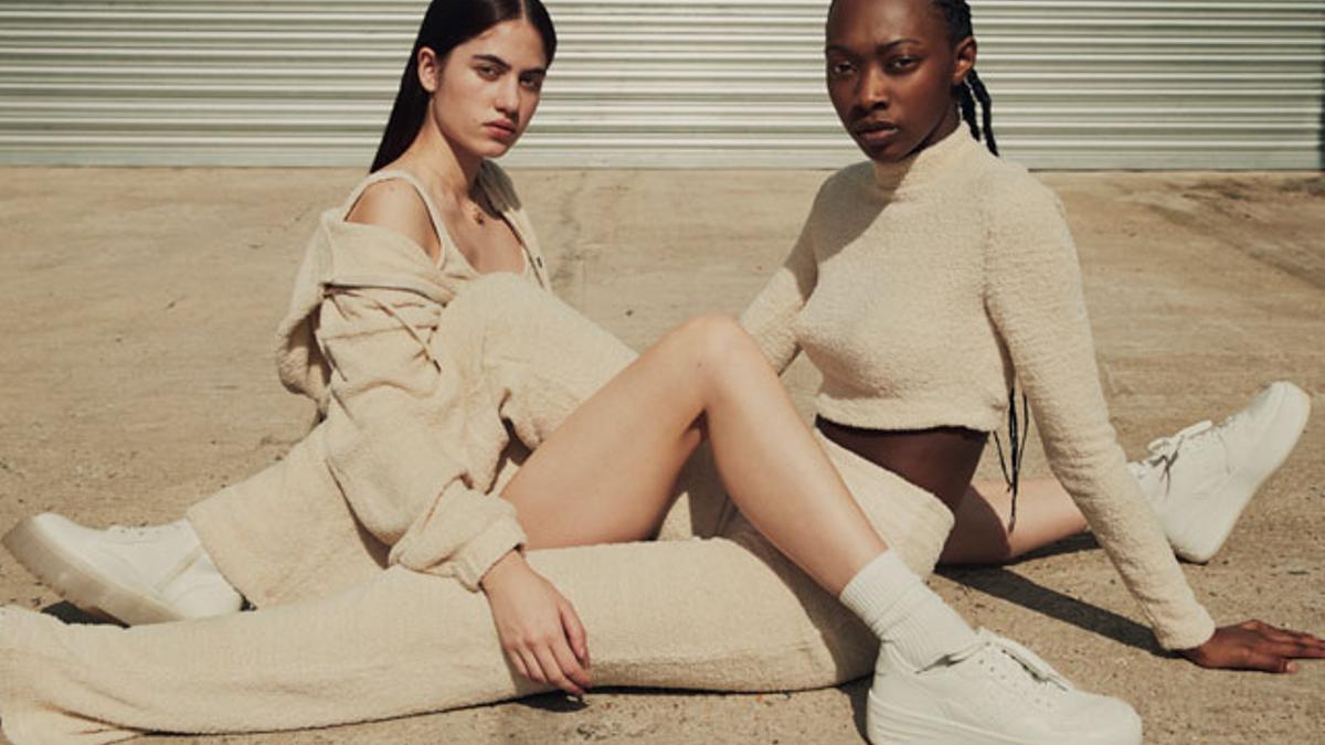 Bershka acaba de lanzar su colección bCOMFY