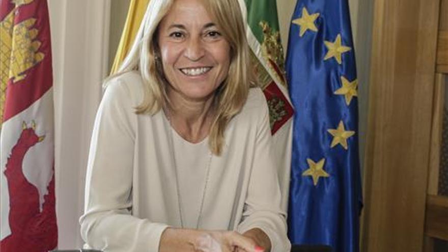 Elena Nevado, alcaldesa de Cáceres: &quot;No temo una moción de censura porque no hay justificación ni motivo para ello&quot;