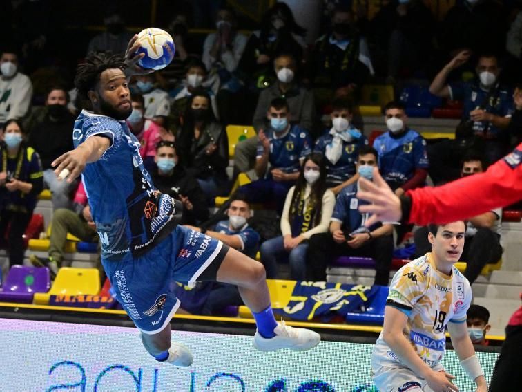 Jenilson Monteiro en una acción del duelo de ayer. | // RFEBM/J.L. RECIO