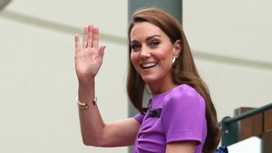 Kate Middleton saluda a su llegada al torneo de tenis de Wimbledon, el 14 de julio pasado.